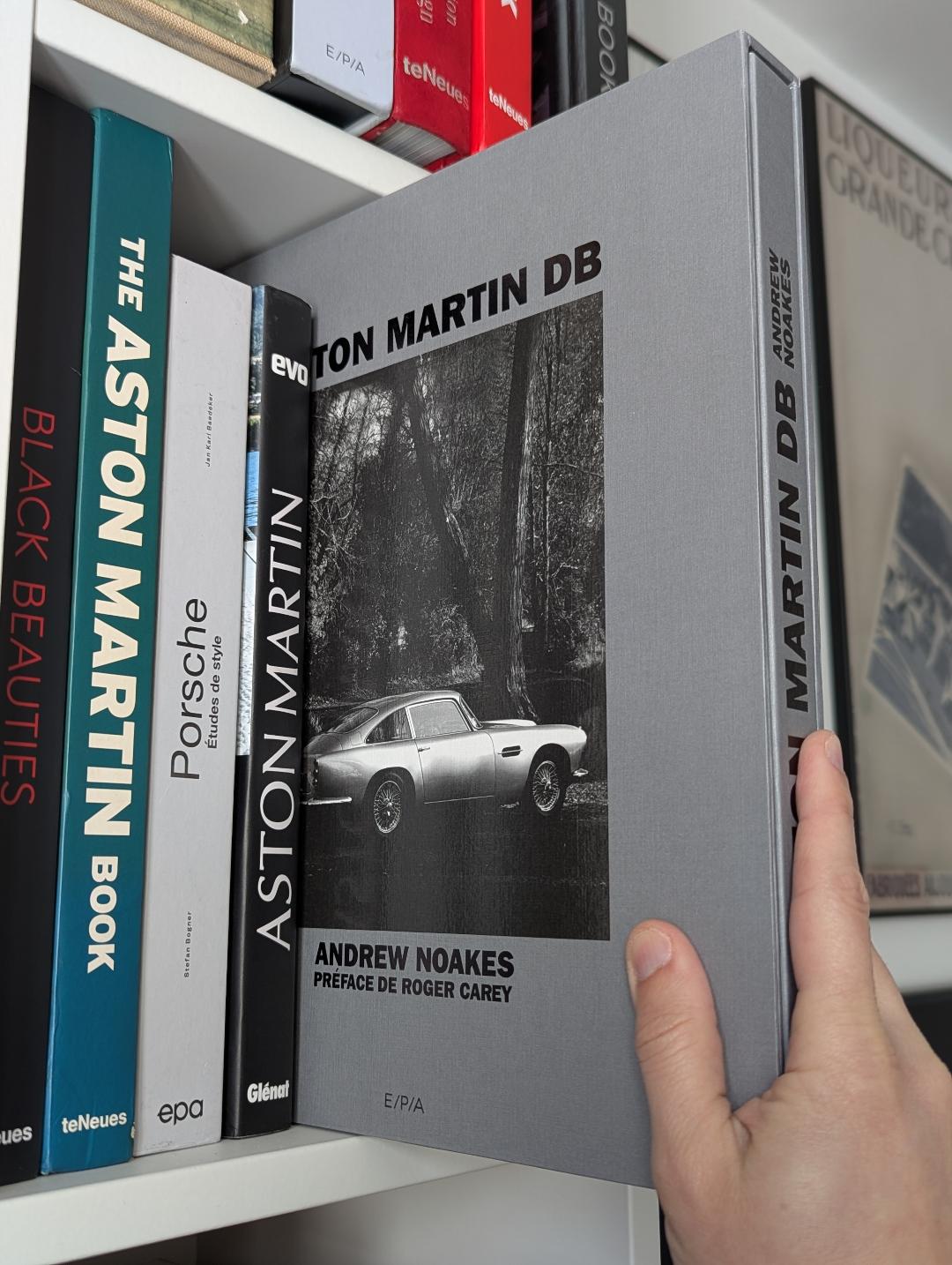 ASTON MARTIN DB (E/P/A) Andrew Noakes : comprendre l’héritage derrière deux lettres ASTON MARTIN DB ( E/P/A) Andrew Noakes