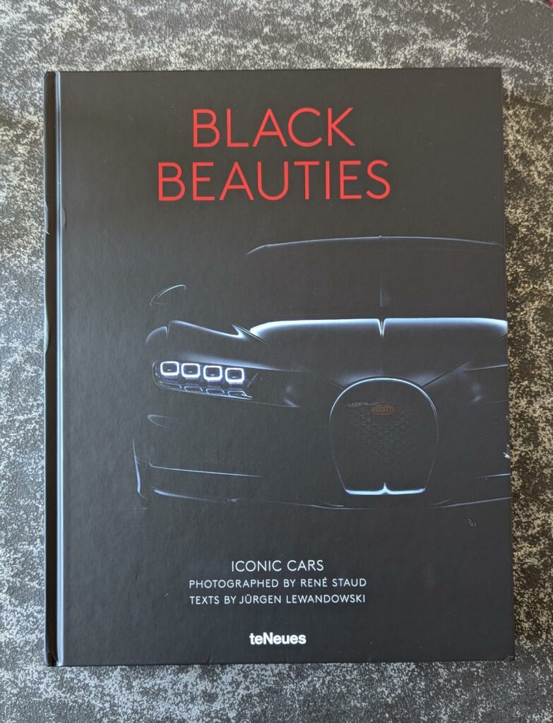 Livre Black Beauties Iconic Cars de Rene Staud