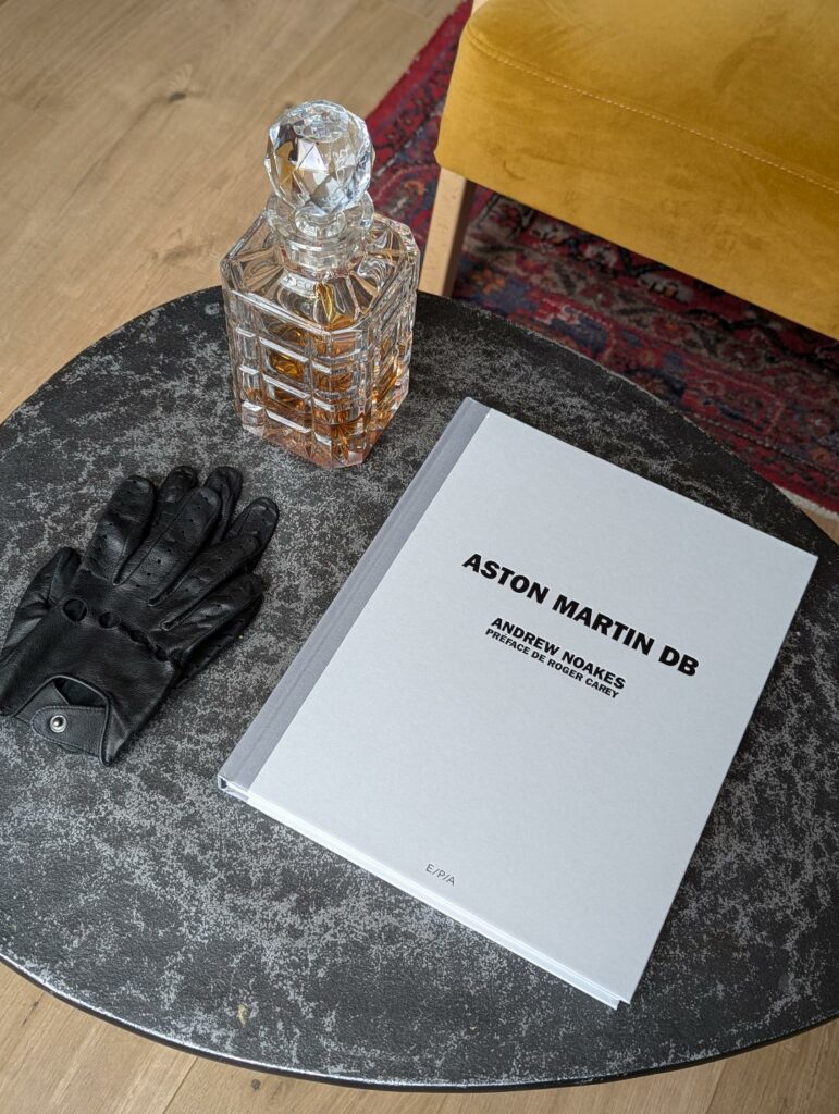 ASTON MARTIN DB (E/P/A) Andrew Noakes : comprendre l’héritage derrière deux lettres Avis sur le livre ASTON MARTIN DB ( E/P/A) Andrew Noakes